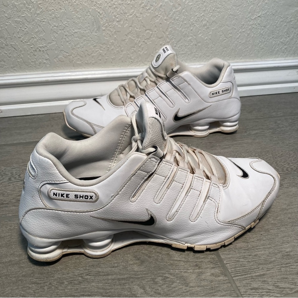 Nike Shox NZ EU Leather Athletic Shoes Mens Size 13 White 501524-106